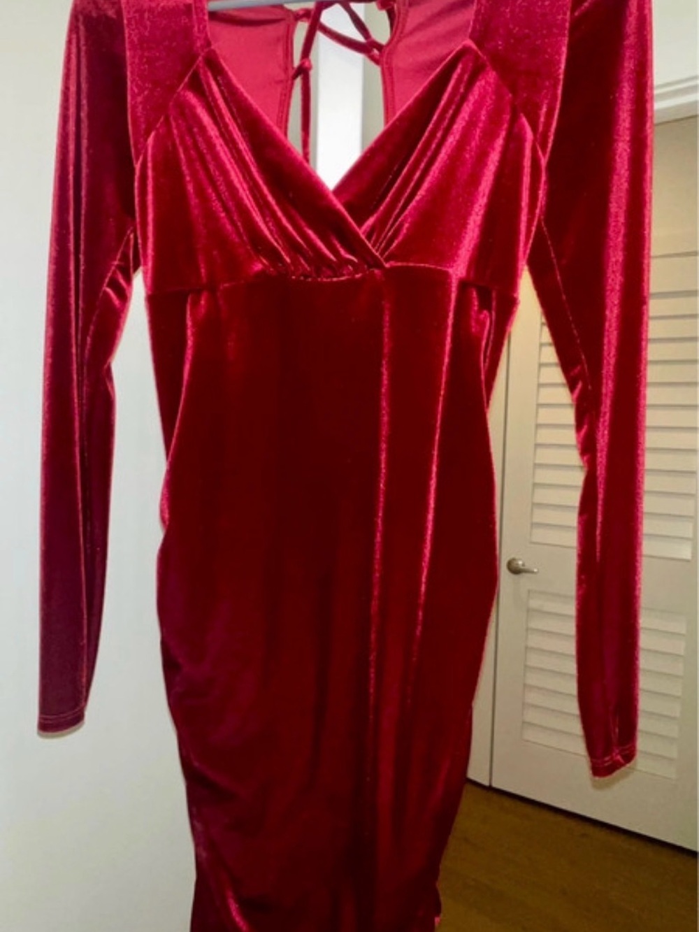 Burgundy Velvet Long Sleeve V-Neck mini Dress